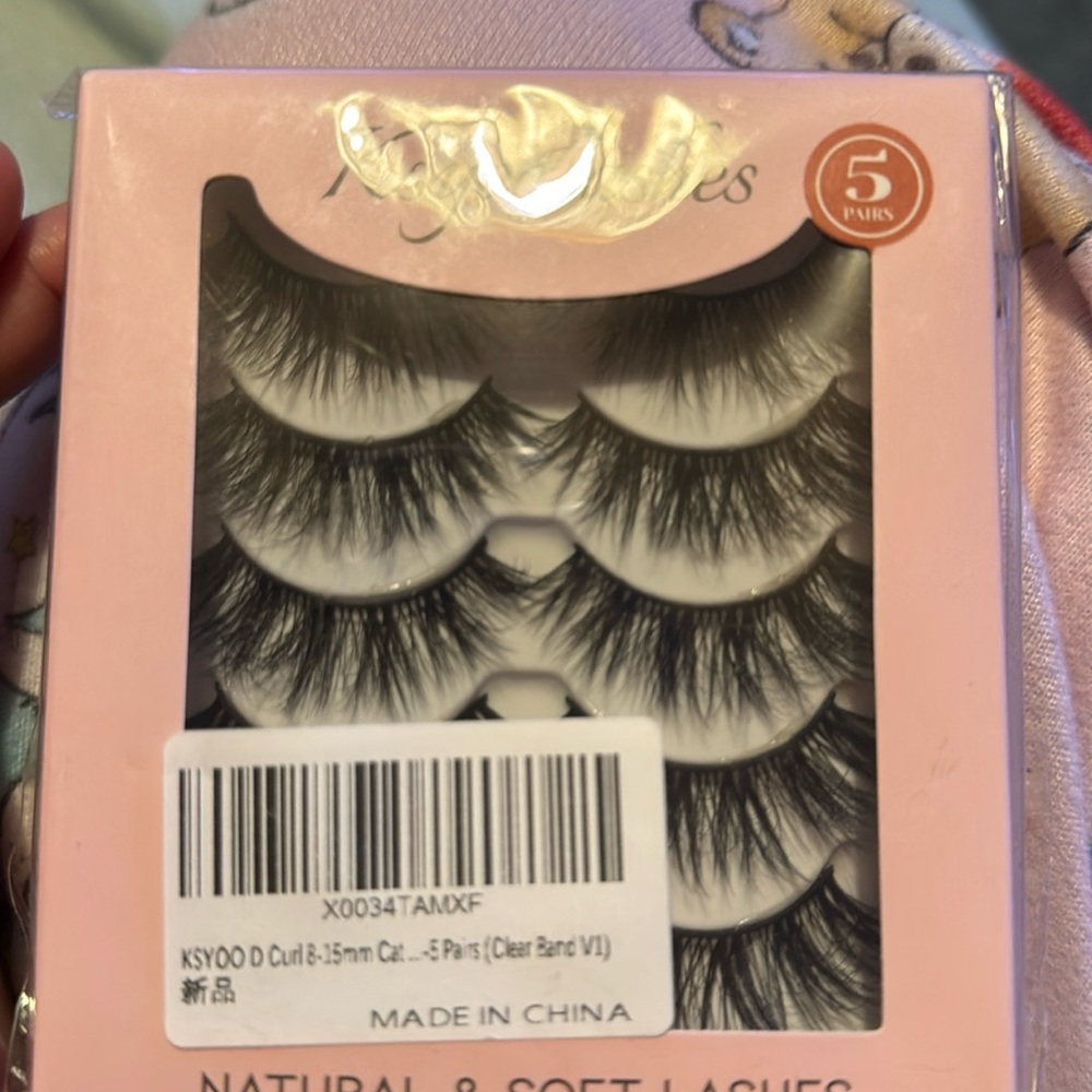 Cute cat eye lashes